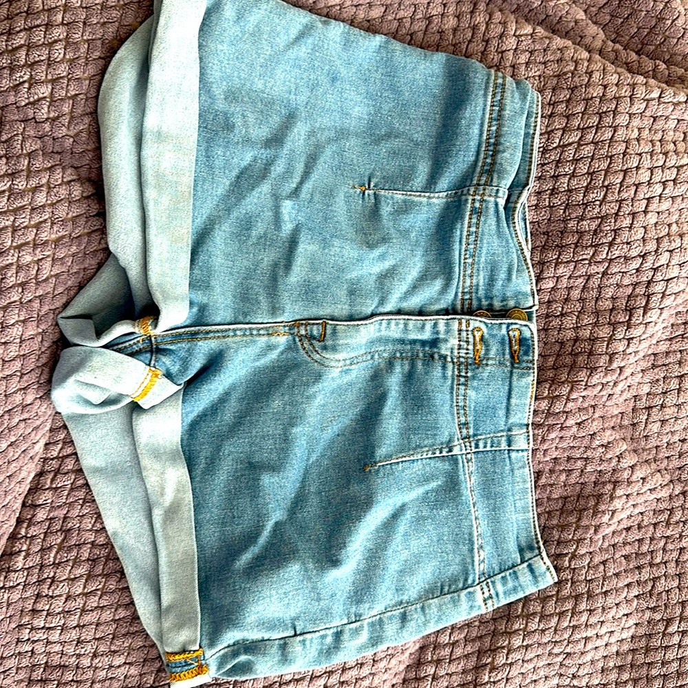 Nice stretchy jean shorts